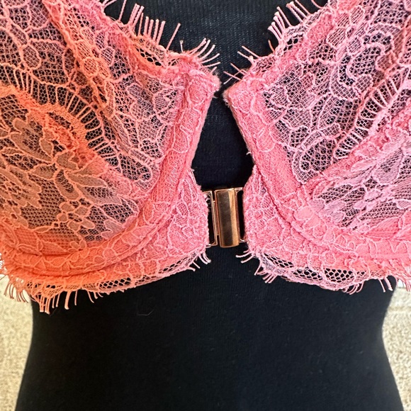 Victoria’s Secret Dream Angels Push-up without Padding lace bra - Picture 3 of 4